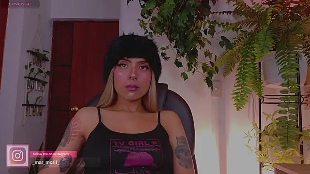 Yeriawaddell  online show from March 29, 12:12 am