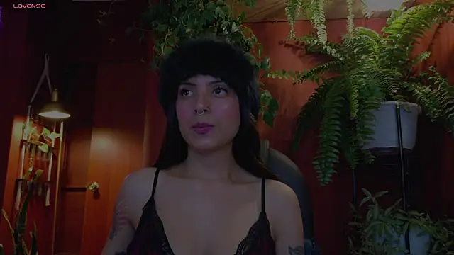 Yeriawaddell  online show from April 8, 1:18 am