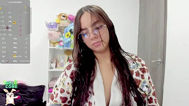 Snapshot of Valery7rose_ chatting on July 17, 3:53 pm Valery7rose online show from July 17, 3:53 pm