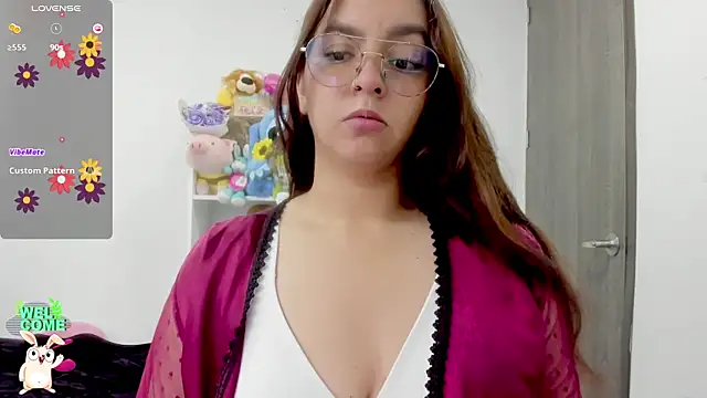 Snapshot of Valery7rose_ chatting on July 16, 2:58 pm Valery7rose online show from July 16, 2:58 pm