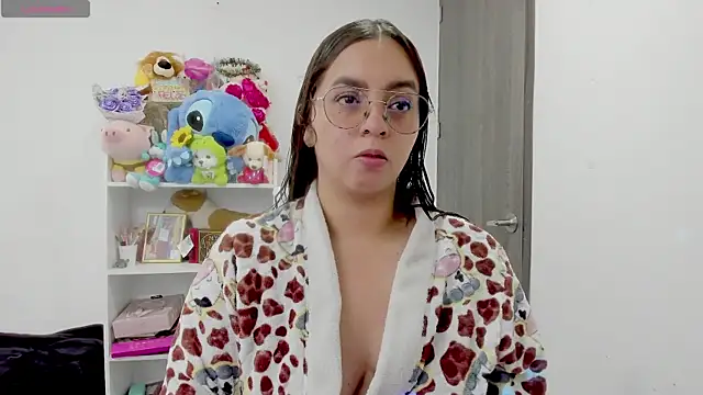 Snapshot of Valery7rose_ chatting on June 25, 4:12 pm Valery7rose online show from June 25, 4:12 pm