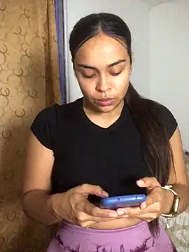 JuanaSimons online show from December 13, 11:55 pm