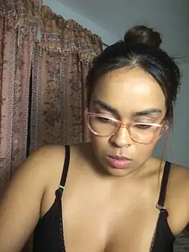 JuanaSimons online show from December 5, 1:49 am