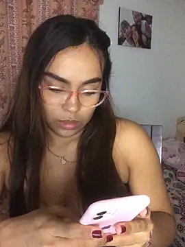 Snapshot of JuanaSimons chatting on February 24, 12:22 am JuanaSimons online show from February 24, 12:22 am