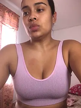 Snapshot of JuanaSimons chatting on April 19, 9:39 pm JuanaSimons online show from April 19, 9:39 pm