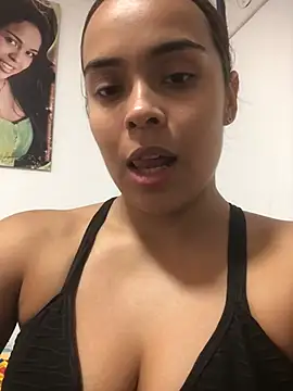 Snapshot of JuanaSimons chatting on June 17, 2:11 am JuanaSimons online show from June 17, 2:11 am