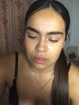 Snapshot of JuanaSimons chatting on February 27, 12:33 am JuanaSimons online show from February 27, 12:33 am