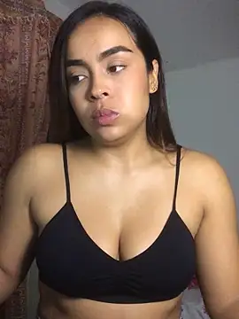 Snapshot of JuanaSimons chatting on May 2, 1:44 am JuanaSimons online show from May 2, 1:44 am
