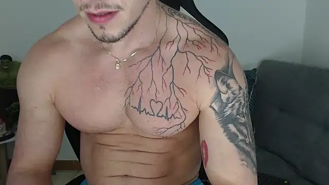 Snapshot of Angel_bran chatting on December 17, 7:08 pm Angel bran online show from December 17, 7:08 pm