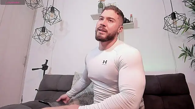 SebastianVilla  online show from March 10, 9:18 pm