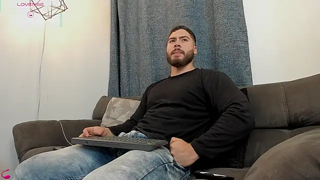 SebastianVilla  online show from September 26, 12:17 am