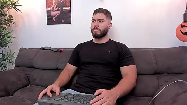 SebastianVilla  online show from October 18, 8:11 pm