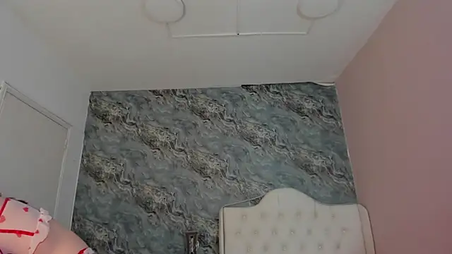 CAMILLEN PETTID online show from March 19, 1:43 am