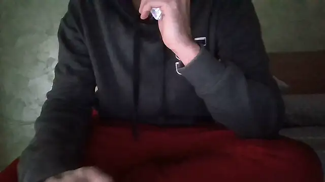 Snapshot of Drogon1000 chatting on January 10, 1:39 pm Drogon1000 online show from January 10, 1:39 pm