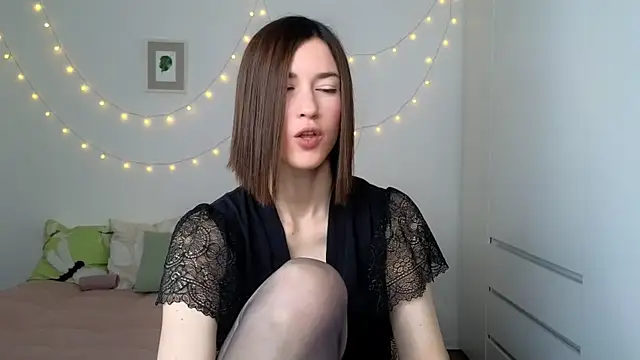 Snapshot of AliciaNewell chatting on July 20, 4:31 am AliciaNewell online show from July 20, 4:31 am
