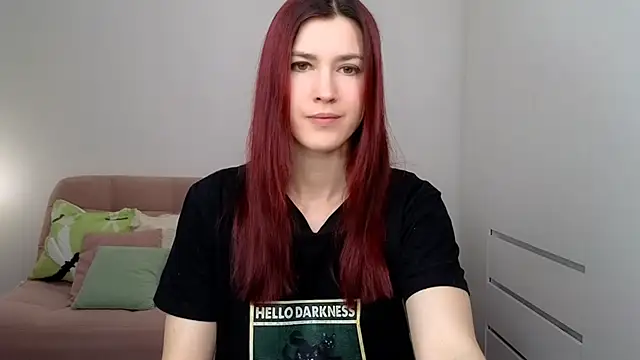 Snapshot of AliciaNewell chatting on October 16, 6:32 am AliciaNewell online show from October 16, 6:32 am