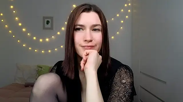 Snapshot of AliciaNewell chatting on June 9, 7:15 pm AliciaNewell online show from June 9, 7:15 pm