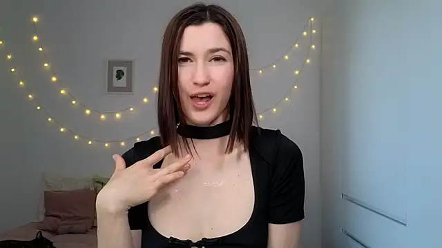 Snapshot of AliciaNewell chatting on June 8, 12:06 pm AliciaNewell online show from June 8, 12:06 pm
