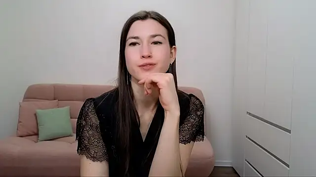 Snapshot of AliciaNewell chatting on February 11, 12:47 pm AliciaNewell online show from February 11, 12:47 pm