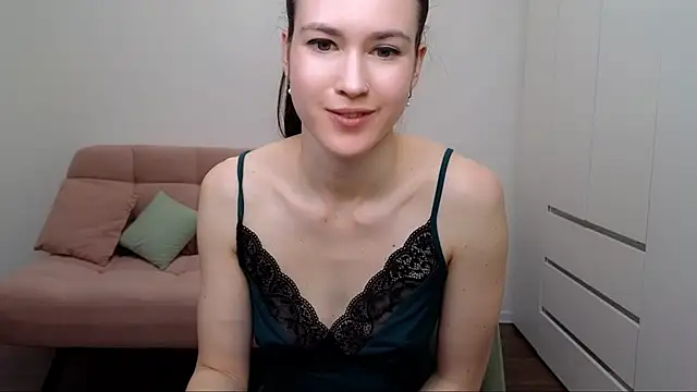 Snapshot of AliciaNewell chatting on February 24, 2:48 pm AliciaNewell online show from February 24, 2:48 pm
