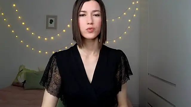 Snapshot of AliciaNewell chatting on July 10, 5:07 am AliciaNewell online show from July 10, 5:07 am