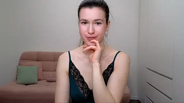 Snapshot of AliciaNewell chatting on March 13, 8:11 pm AliciaNewell online show from March 13, 8:11 pm