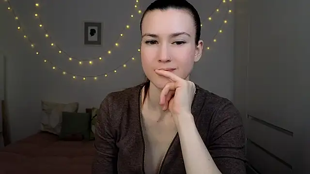 AliciaNewell online show from February 13, 2:50 pm