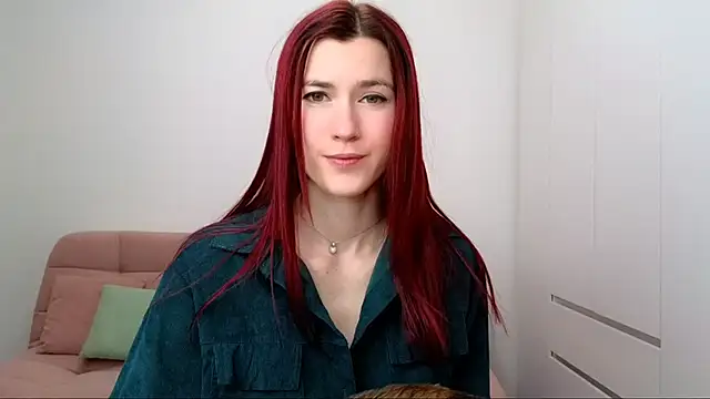 Snapshot of AliciaNewell chatting on September 18, 5:32 am AliciaNewell online show from September 18, 5:32 am