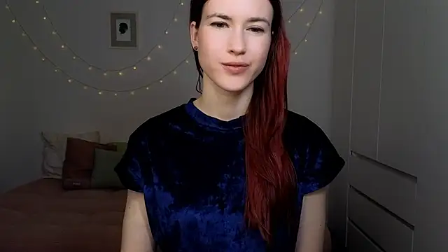 AliciaNewell online show from April 4, 7:09 pm