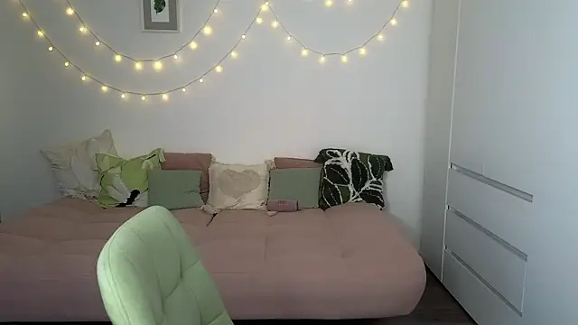 AliciaNewell online show from March 5, 2:46 pm