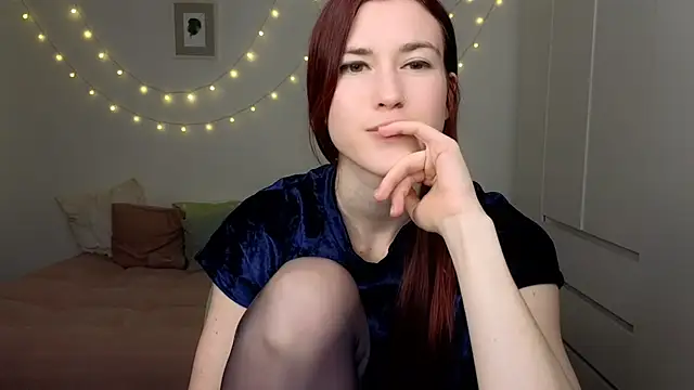 AliciaNewell online show from April 3, 5:08 pm