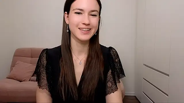 Snapshot of AliciaNewell chatting on February 11, 9:41 am AliciaNewell online show from February 11, 9:41 am
