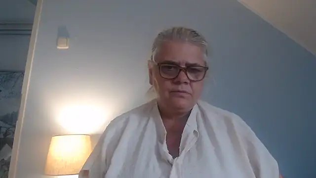 hotladymoon online show from July 25, 2:34 pm