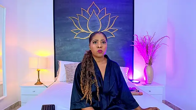 AlisonTravis online show from April 26, 3:26 am