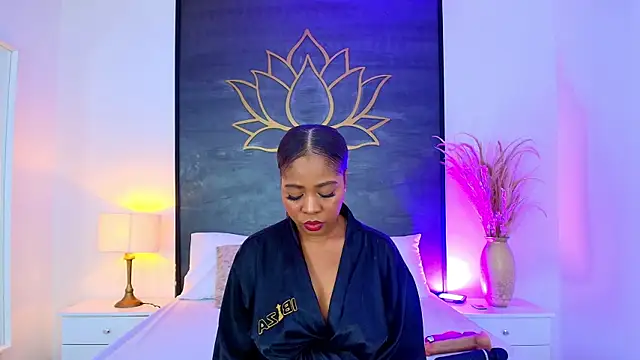 AlisonTravis online show from April 23, 3:02 am