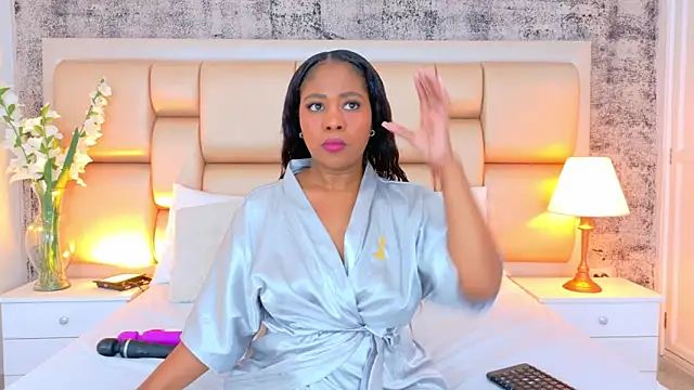 AlisonTravis online show from November 1, 8:03 pm