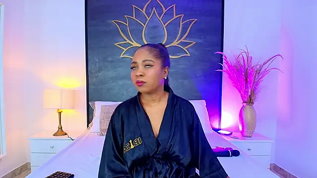 AlisonTravis online show from April 29, 3:00 am