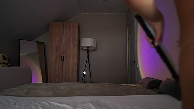 VikkiLustfull online show from November 4, 10:19 am