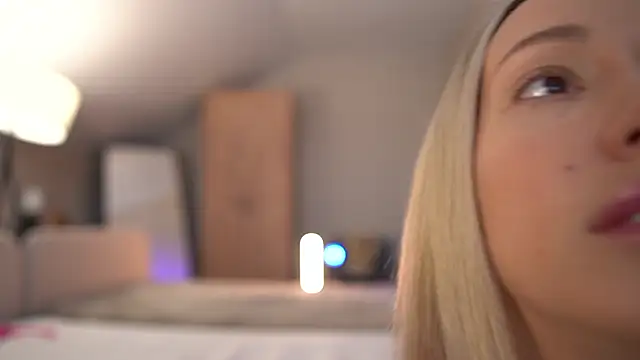 VikkiLustfull online show from February 5, 12:12 pm