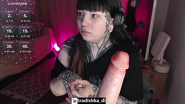 Snapshot of tradishka chatting on November 10, 6:35 pm tradishka online show from November 10, 6:35 pm