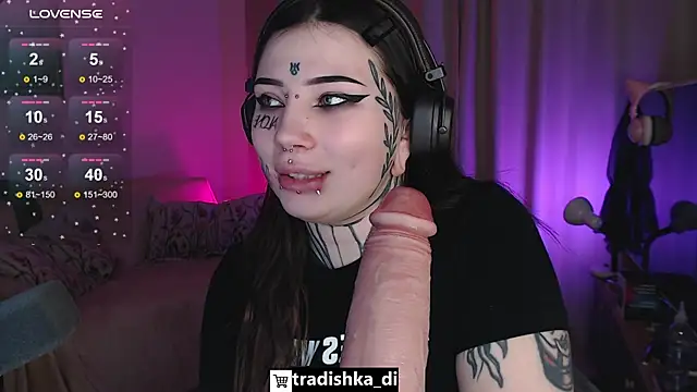 Snapshot of tradishka chatting on November 21, 7:24 pm tradishka online show from November 21, 7:24 pm