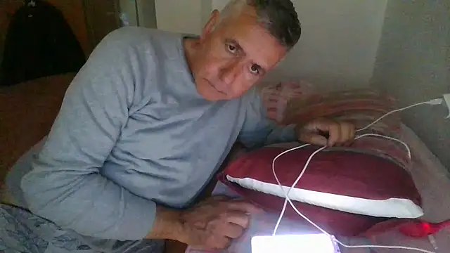 parejamlga58 online show from December 18, 2:43 pm