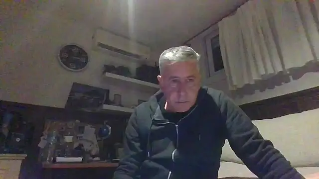 Snapshot of parejamlga58 chatting on December 5, 10:39 pm parejamlga58 online show from December 5, 10:39 pm