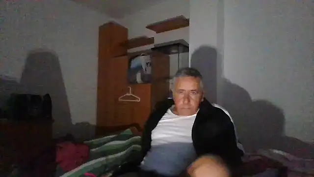 parejamlga58 online show from December 14, 9:42 pm