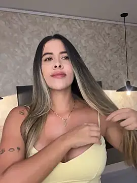 Snapshot of Emilia_Bakerr chatting on March 3, 7:32 pm Emilia Bakerr online show from March 3, 7:32 pm