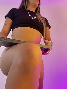 Snapshot of Emilia_Bakerr chatting on March 6, 9:20 pm Emilia Bakerr online show from March 6, 9:20 pm