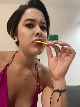 Snapshot of Emilia_Bakerr chatting on March 18, 6:39 pm Emilia Bakerr online show from March 18, 6:39 pm