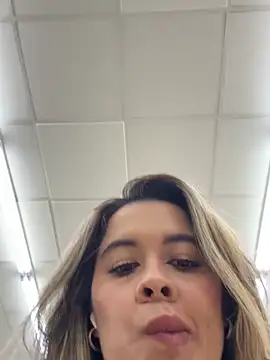 Emilia Bakerr online show from May 22, 6:28 pm