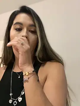 Snapshot of Emilia_Bakerr chatting on March 13, 6:01 pm Emilia Bakerr online show from March 13, 6:01 pm