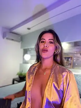 Snapshot of Emilia_Bakerr chatting on February 13, 9:17 pm Emilia Bakerr online show from February 13, 9:17 pm